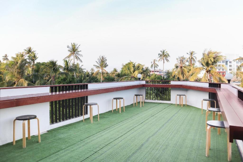 Sleepbox Hostel Suratthani Surat Thani Exterior photo